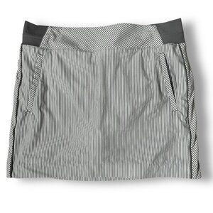 Athleta - Brooklyn Textured 16" Skort 988134 | Size 4 | City Stripe Gray